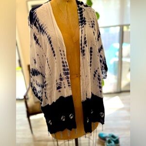 Tie dye wrap.  Navy/white.  Fun beads on bottom.  Size M Soft Surroundings